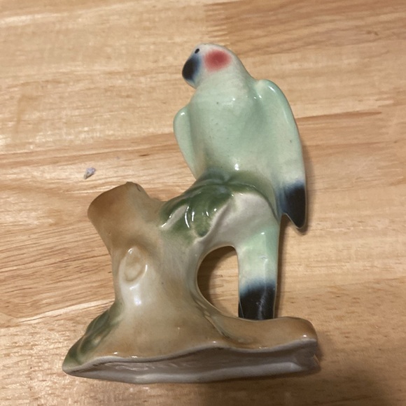 Royal Copley parrot figurine - Picture 3 of 5